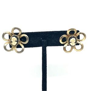 Vintage Cameo Clip On Earrings